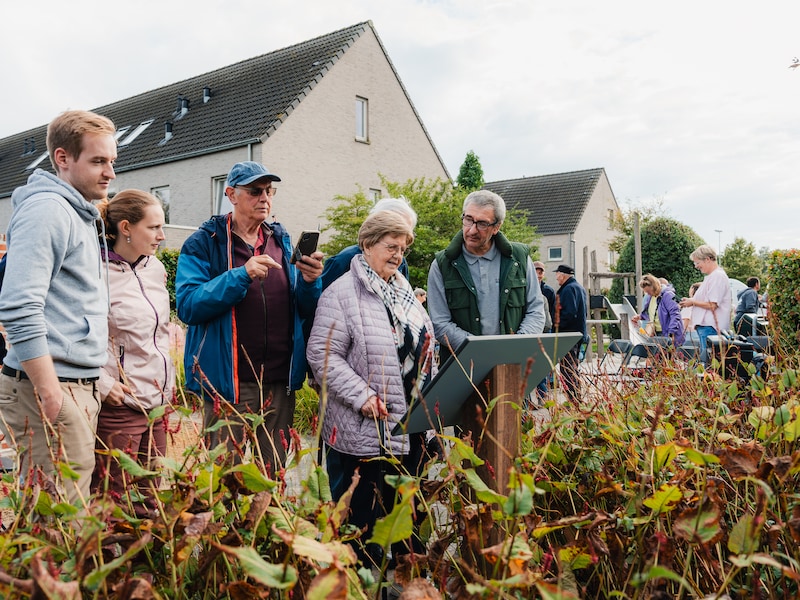 Nieuw infopaneel vertelt verhaal van verdwenen melkerij De Stroobloem in Loenhout