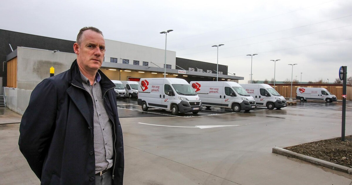 Meer dan helft postbodes staakt | Oostende | HLN.be
