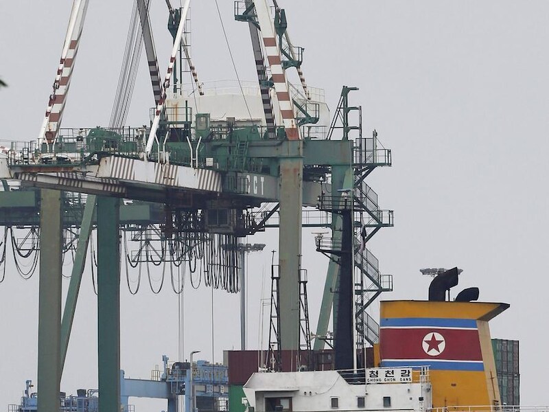 Het Noord-Koreaanse schip Chong Chon Gang, aangemeerd in Colón, Panama.