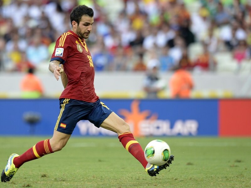 Cesc Fabregas in actie voor Spanje tijdens de Confederations Cup