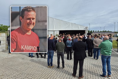 Honderden nemen afscheid van verongelukte voetbalcoach Stijn (37) op ‘zijn’ voetbalveld in Waasmunster: “Zonder jou valt alles stil”