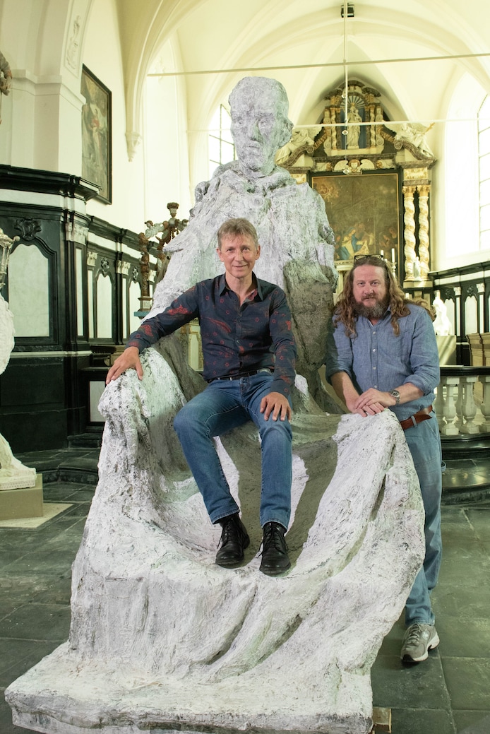 Op weg naar Rock Zottegem stopt Helmut Lotti bij expo van Johan Tahon ...