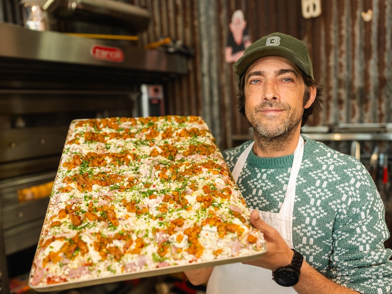 Matthias Devos is fan van ananas op pizza.
