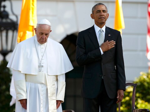Paus Franciscus en president Barack Obama tijdens een welkomsceremonie voor het Witte Huis.