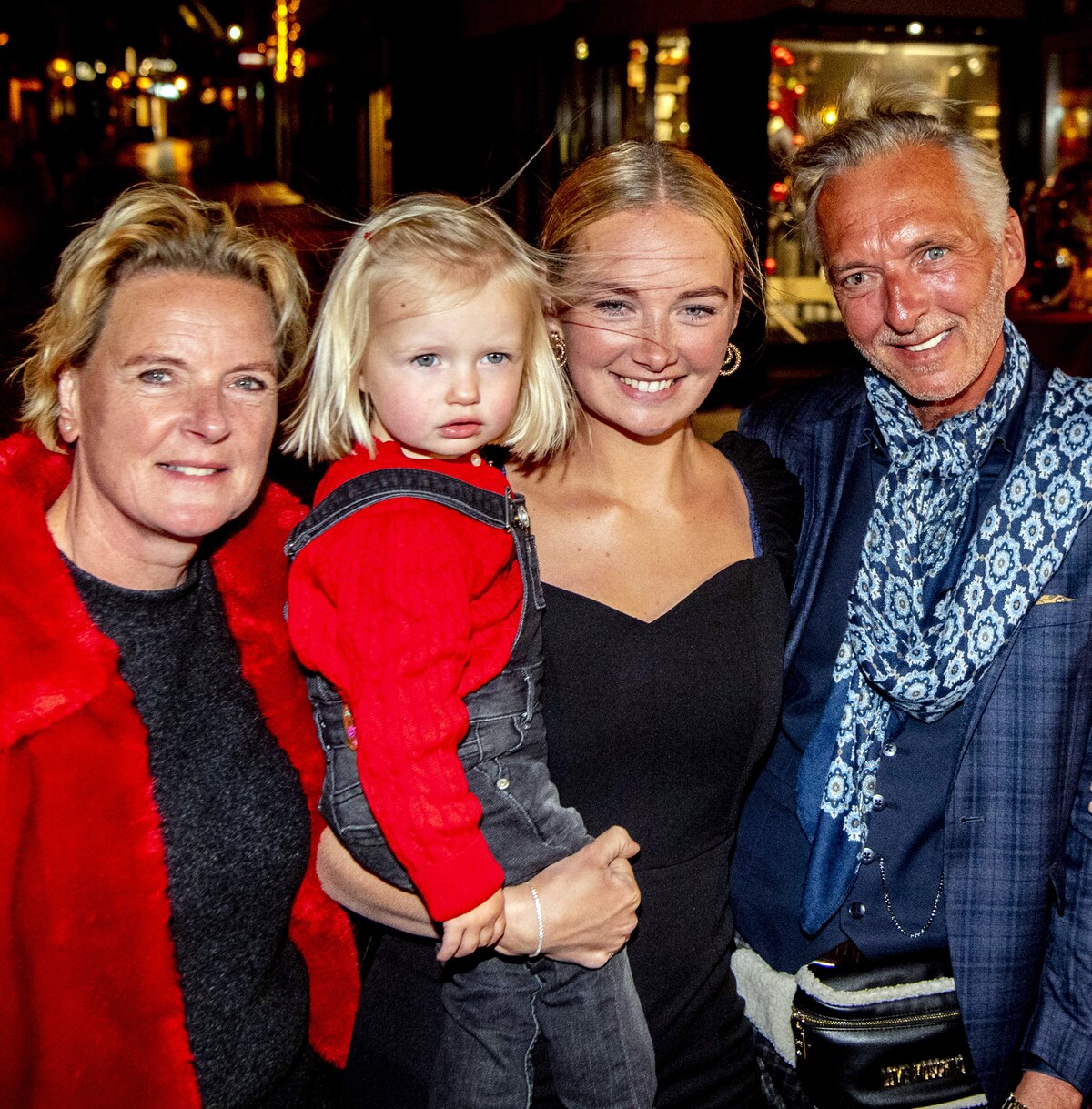 Martien Meiland, mẹ Erica, con gái Maxime và cháu gái Claire.