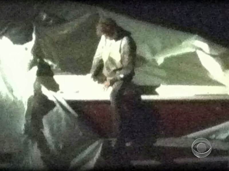 De verdachte gaf zich uiteindelijk over. (c) CBS News
