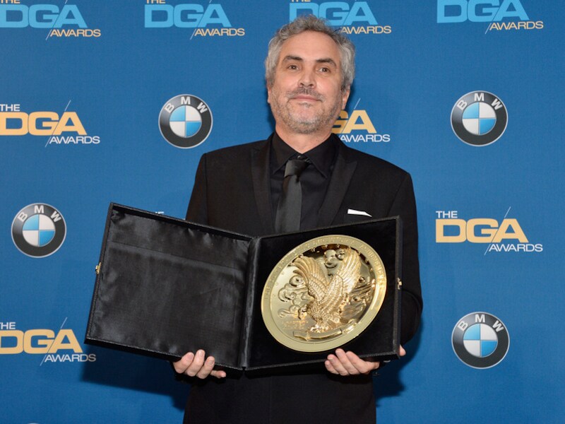 Alfonso Cuaron met zijn Directors Guild Award.