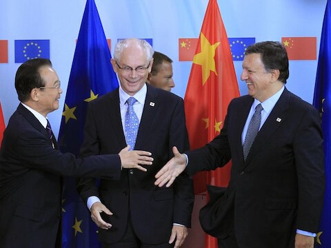 De Chinese premier Wen Jiabao samen met Herman Van Rompuy en José Manuel Barroso op de Europees-Chinese top in Brussel