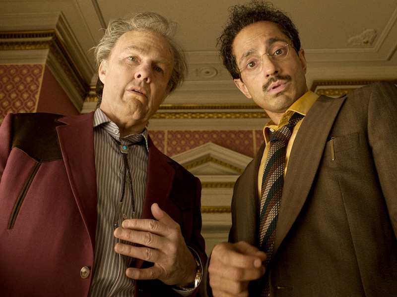 Tom Cruise en Riz Ahmed in Digger.