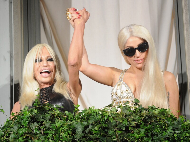 Donatella Versace en Lady Gaga.