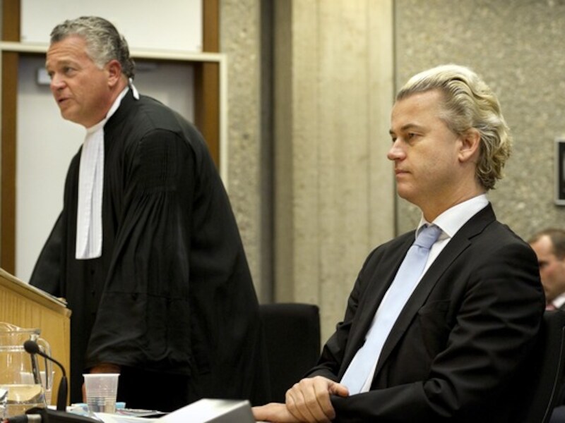 PVV-leider Geert Wilders (links) met zijn advocaat Bram Moszkowicz.