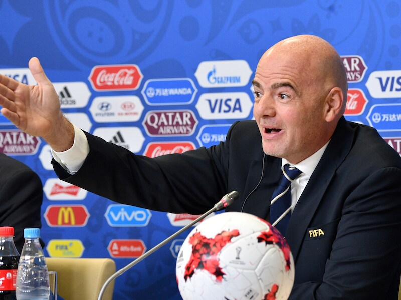 FIFA-voorzitter Infantino steekt loftrompet over Confederations Cup, Poetin woont finale niet bij