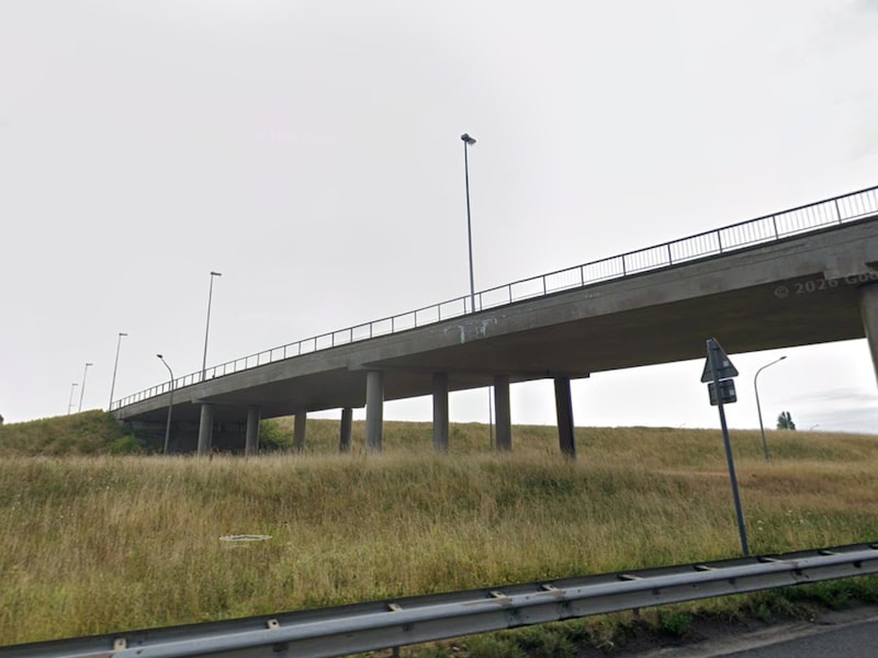 Brug over de A12 in Strombeek-Bever