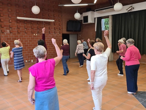Illustratie: linedance in Dorsphuis De Ster. 