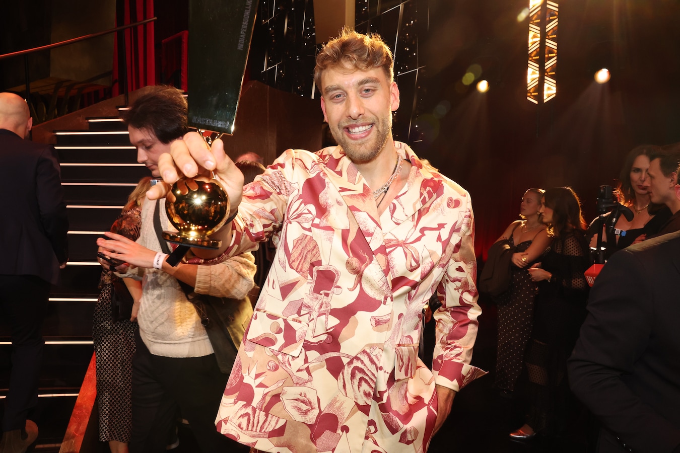 Met dank aan het Paterke van Hasselt”: Ward Lemmelijn dankt naast zijn  ouders ook de hemel voor zijn Kastaar | Foto | hln.be