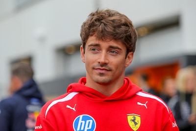 De timing is geen toeval: Charles Leclerc tekent nieuw contract bij Ferrari