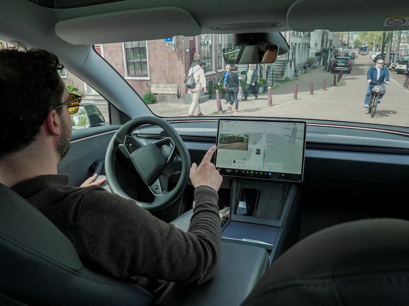 Tesla rust Belgische modellen uit met AI-assistent Grok