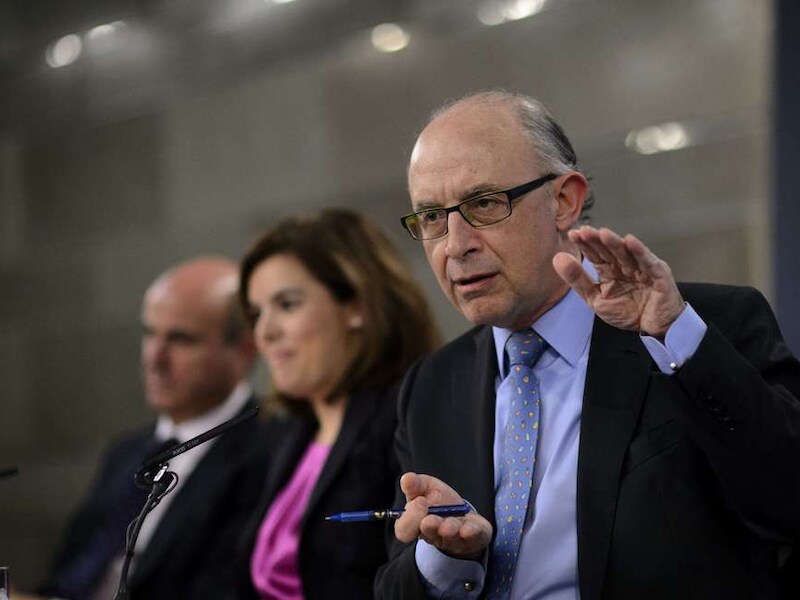 De Spaanse minister van Financiën Cristobal Romero tijdens de persconferentie vandaag in Madrid.