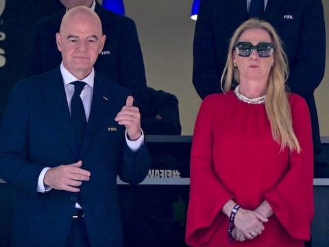 FIFA-baas Gianni Infantino naast KBVB-voorzitter Pascale Van Damme. 