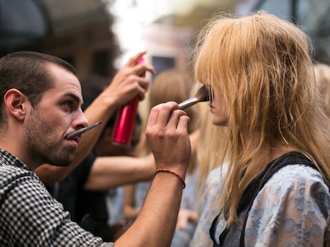Sfeerbeeld backstage Paris Fashion Week