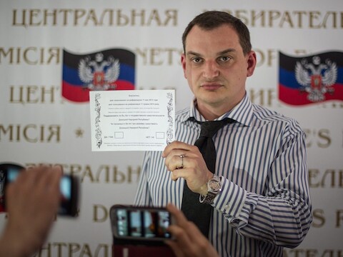 Roman Ljagin, de organisator van de volksstemming, maakte gisteren bekend dat in en rond de stad Donetsk 1527 stemlokalen zijn ingericht.