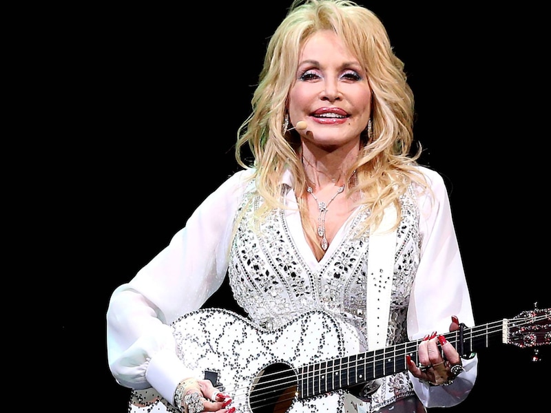 Zal Dolly Parton nog optreden na haar dood? Zangeres werkte aan hologramtour: “Zo krijgen fans me toch live te zien”
