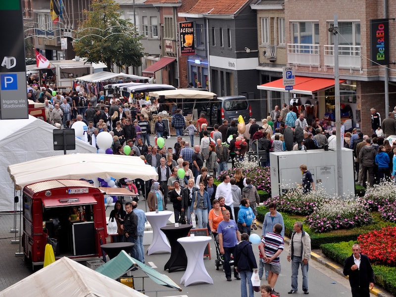 Avondfeestmarkt in centrum van Stekene: “Met meer dan 10.000 bezoekers één van onze grootste evenementen”