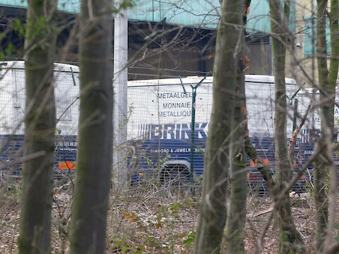 Bij de overval op 18 februari gingen minstens acht gewapende en gemaskerde mannen ervandoor met 121 colli's met voornamelijk diamanten.