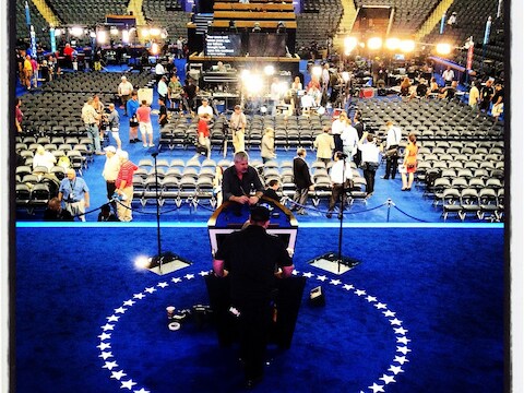 De laatste hand wordt gelegd aan de Time Warner Cable Arena in Charlotte.