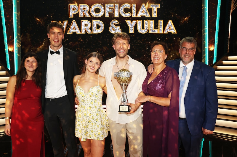 En la final de Bailando con las estrellas 2025 con papá Ludwig y mamá Greta - padres