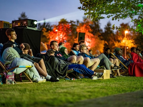 In het Lembeekse Kasteelpark kan je donderdag om 21 uur komen kijken naar de actiefilm Superman.