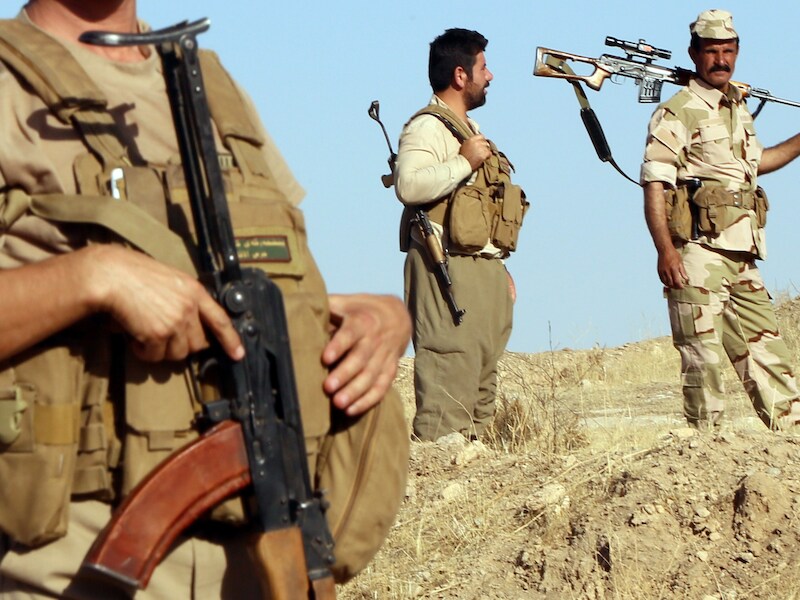 Koerdische Peshmerga-strijders in de buurt van Zumar.
