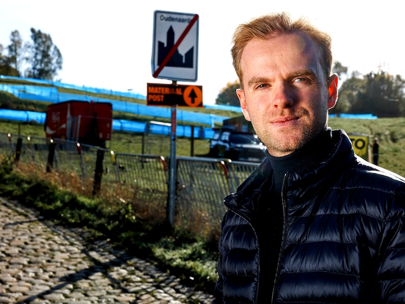 Eli Iserbyt op de Koppenberg: “Zie je die borduur van vijftien centimeter breed aan de linkerkant?”