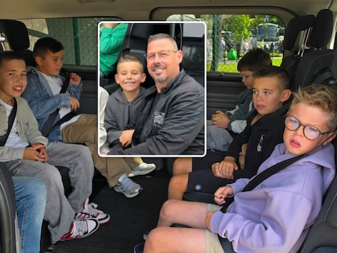  Thierry, papa van Nyo, rijdt met de bus. Aan boord zitten ook Damyan (11), Flynn (12), Isaac (7) en Iven (8).