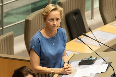 Minister De Ridder weerlegt dat dading met regionale luchthavens “afkopen van rechtszaak” is