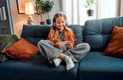 8, 11 of 14: op welke leeftijd krijgen kinderen hun eerste smartphone? En welk gsm-abonnement is dan ideaal?