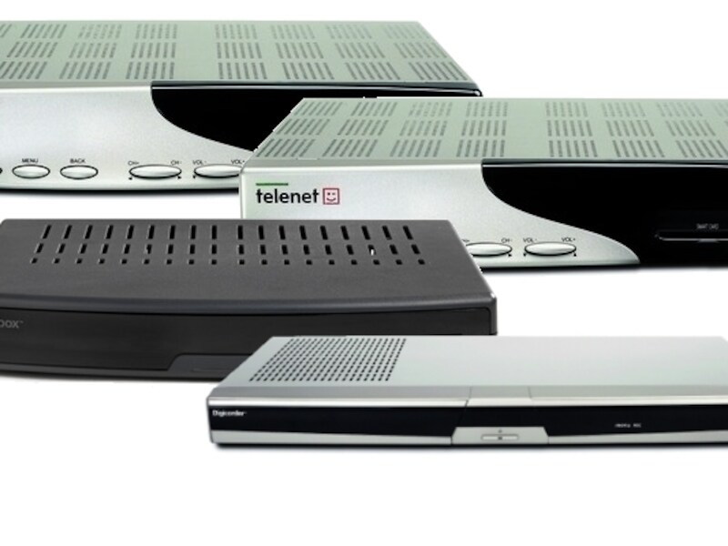 Wie een van deze digicorders of digiboxen heeft, kan vanaf 2 september geen digitale televisie meer kijken.