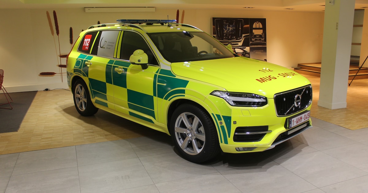 Volvo Sterckx-De Smet stelt gloednieuwe MUG-auto van UZ Brussel voor ...