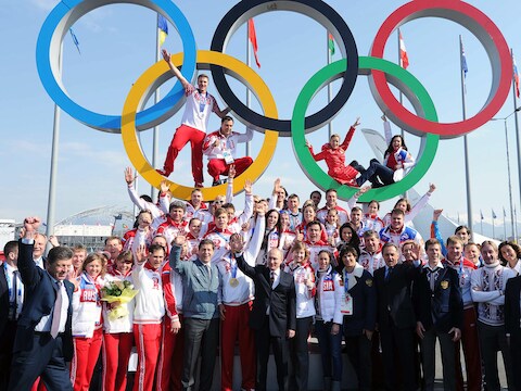 Poetin viert met alle Russische medaillewinnaars.