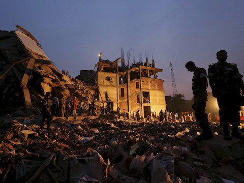 Ravage bij het ingestorte pand in Bangladesh.