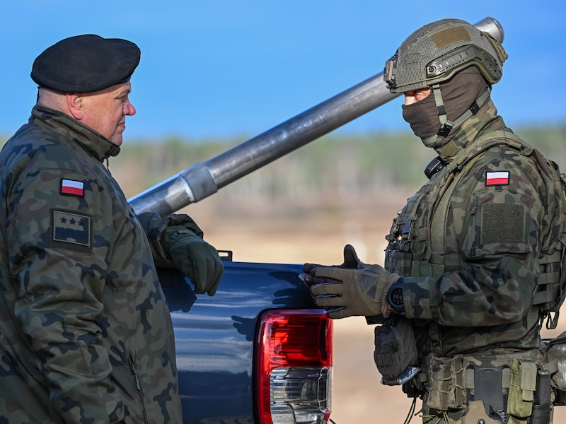 Poolse militairen tijdens een training.