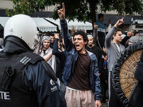 De betoging van 15 september 2012. Voor alle duidelijkheid: niet álle demonstranten namen later de wapens op.