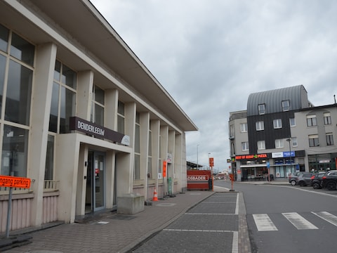 Het station van Denderleeuw.