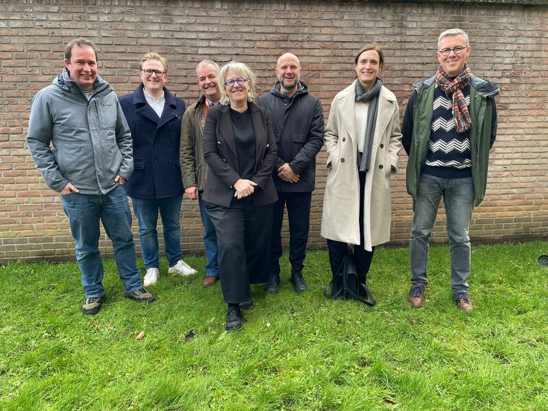 Alexander Verbeken (diensthoofd Vastgoed en bouwprojecten Stad Diest), Rick Brans (schepen stad Diest), Carl Verlinden (projectleider Bouwprojecten Stad Diest), Monique De Dobbeleer (schepen stad Diest), Bart de Jong (B2Ai Architects), Richard Loyen (SWECO Trajectbegeleiding), Sarah Theeuws (West Architectuur).