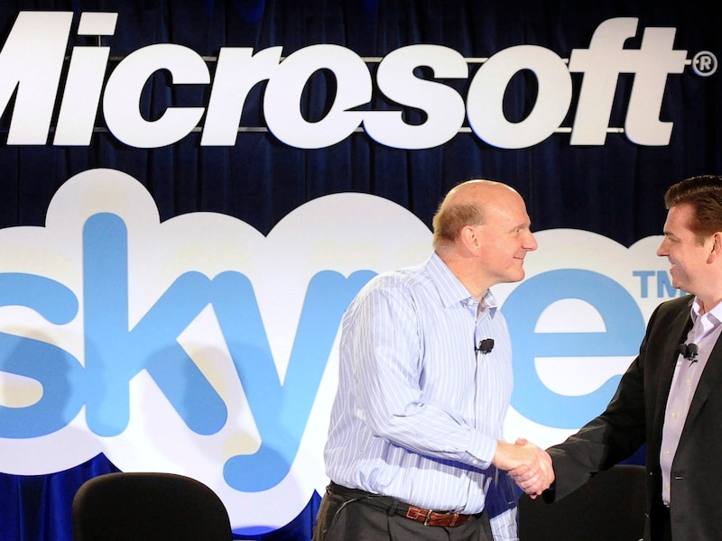 Microsoft-baas Steve Ballmer en Skype-CEO Tony Bates in 2011.