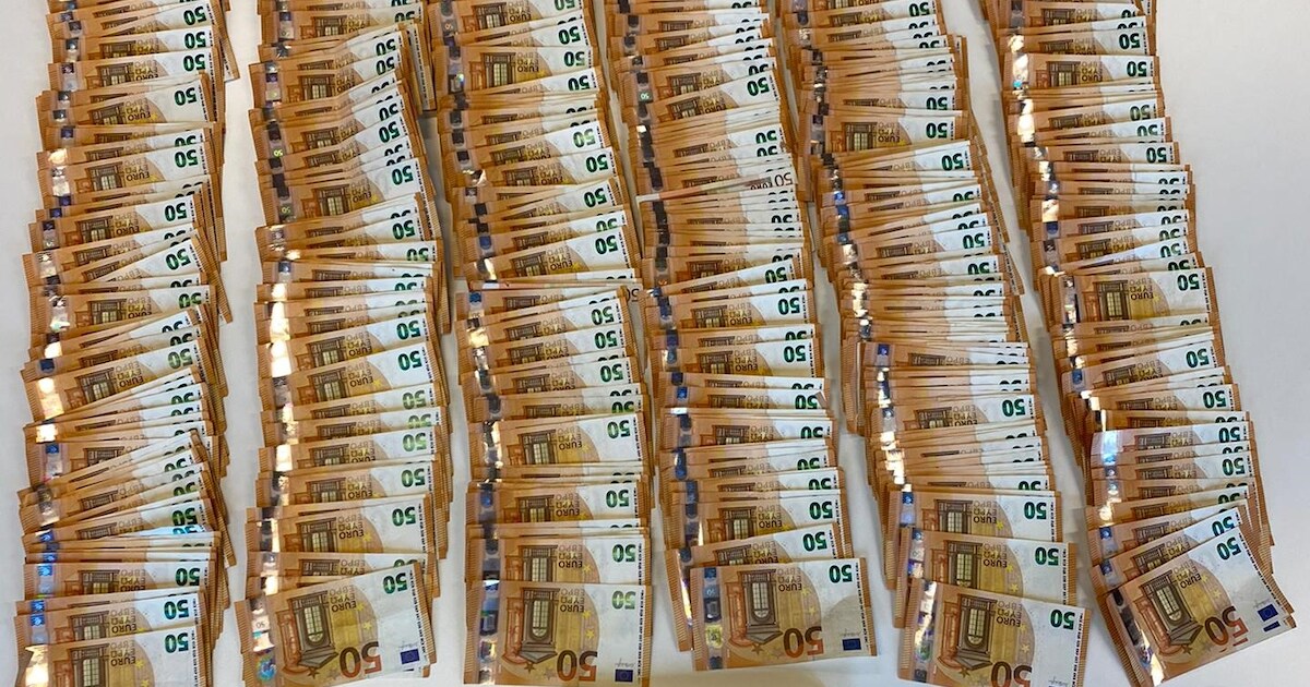 29.000 euro cash geld in beslag genomen tijdens huiszoekingen bij ...