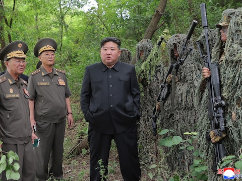Kim Jong-un afgelopen week tijdens een militaire inspectie. (27/08/2025)