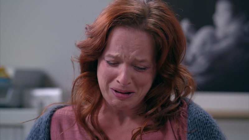 Drama in 'Thuis': zwangere actrice Daphne Paelinck hyperventileert bij  heftige scène | TV | HLN.be