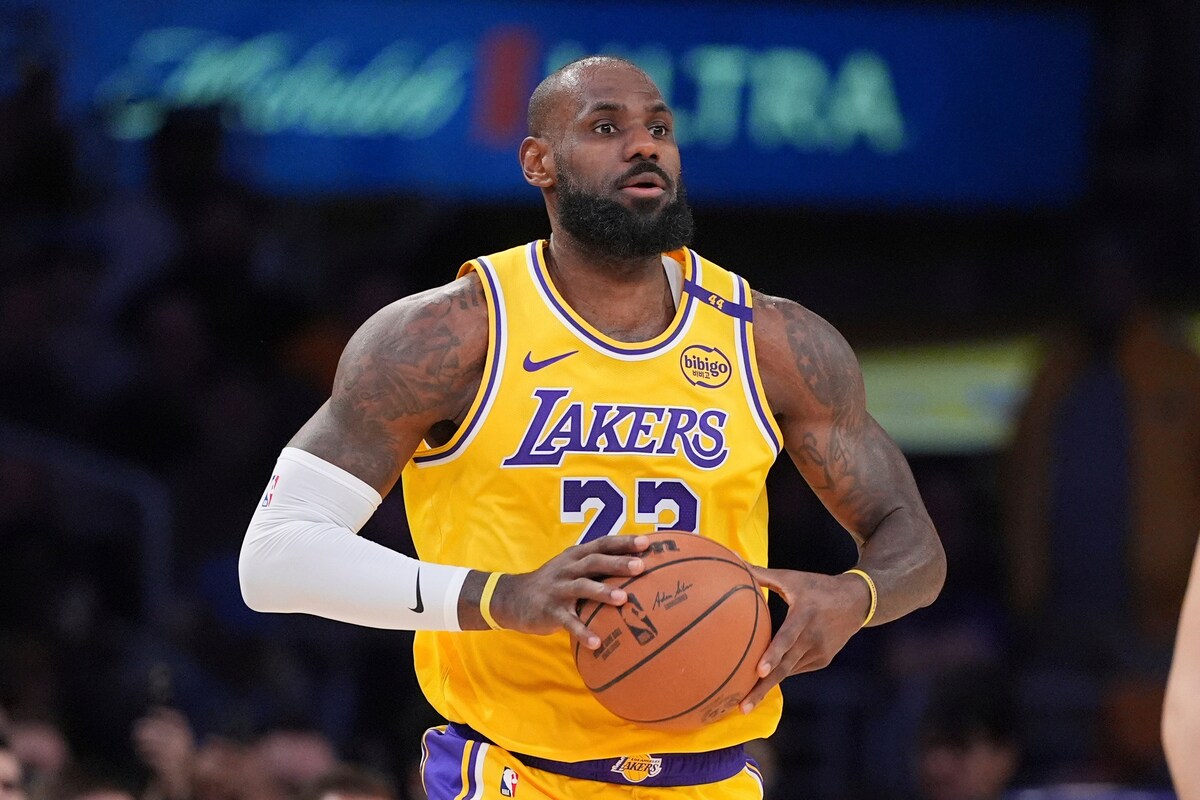 Wat een fijn gevoel”: LeBron James traint weer na knieblessure en gaat ook  op z'n 40ste door, maar is dat wel bij LA Lakers? | NBA | HLN.be