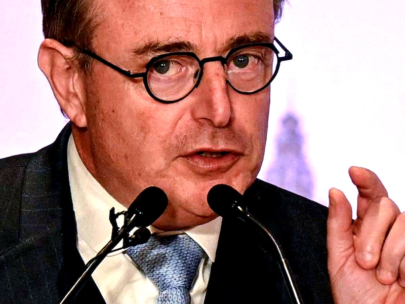 “10 miljard vinden wordt niet eens de moeilijkste taak”: drie economen over wat er in ‘het witte kaftje’ van De Wever kan staan